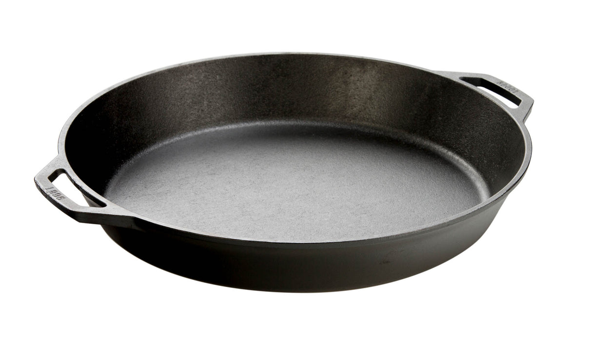 Schwarze Gusseiserne Pfanne von LODGE, Classic-Serie, robust und ofenfest für vielseitiges Kochen und Braten.