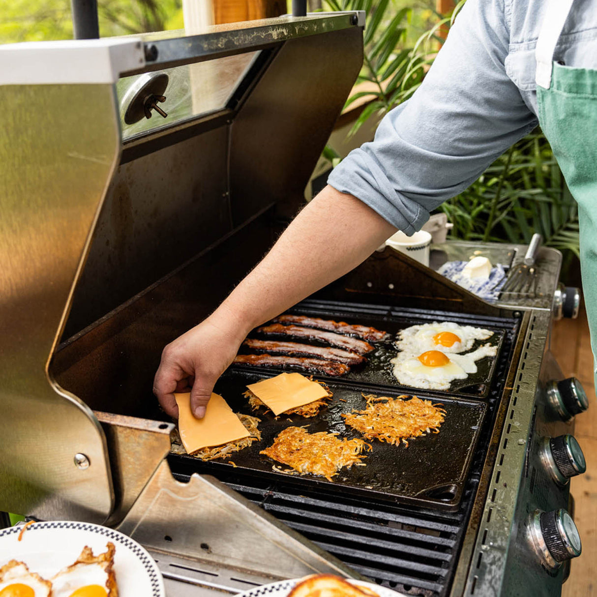 Schwarz zweigeteilte Grillplatte von LODGE, Classic-Design, 42 cm, für Grill und Pfannen geeignet