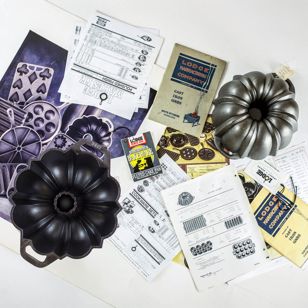 Schwarze LODGE Kuchenform aus langlebigem Metall für gleichmäßiges Backen, klassische Form für Kuchen und Torten.