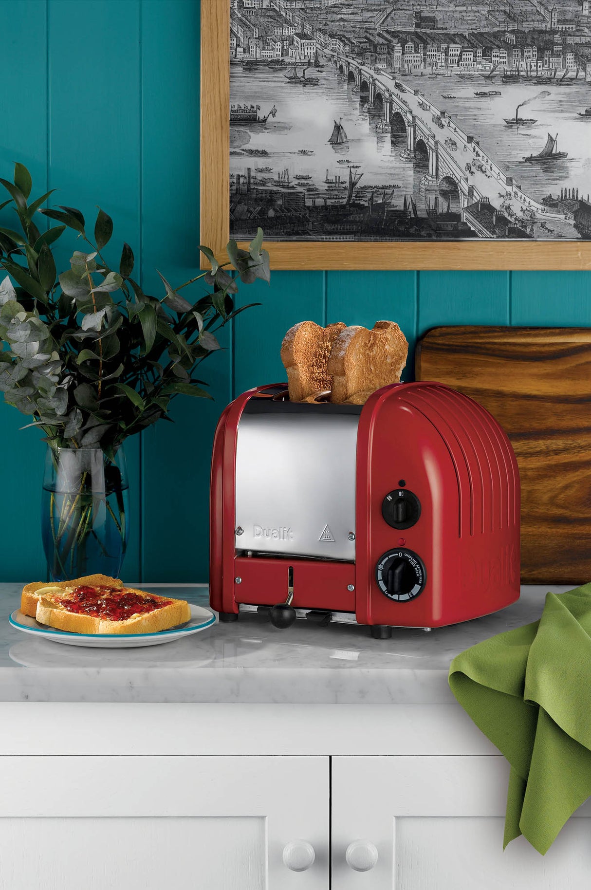 DUALIT Toaster NEWGEN in Rot, 2 Scheiben, mit klassischen Bedienungselementen und integriertem Toastschacht.