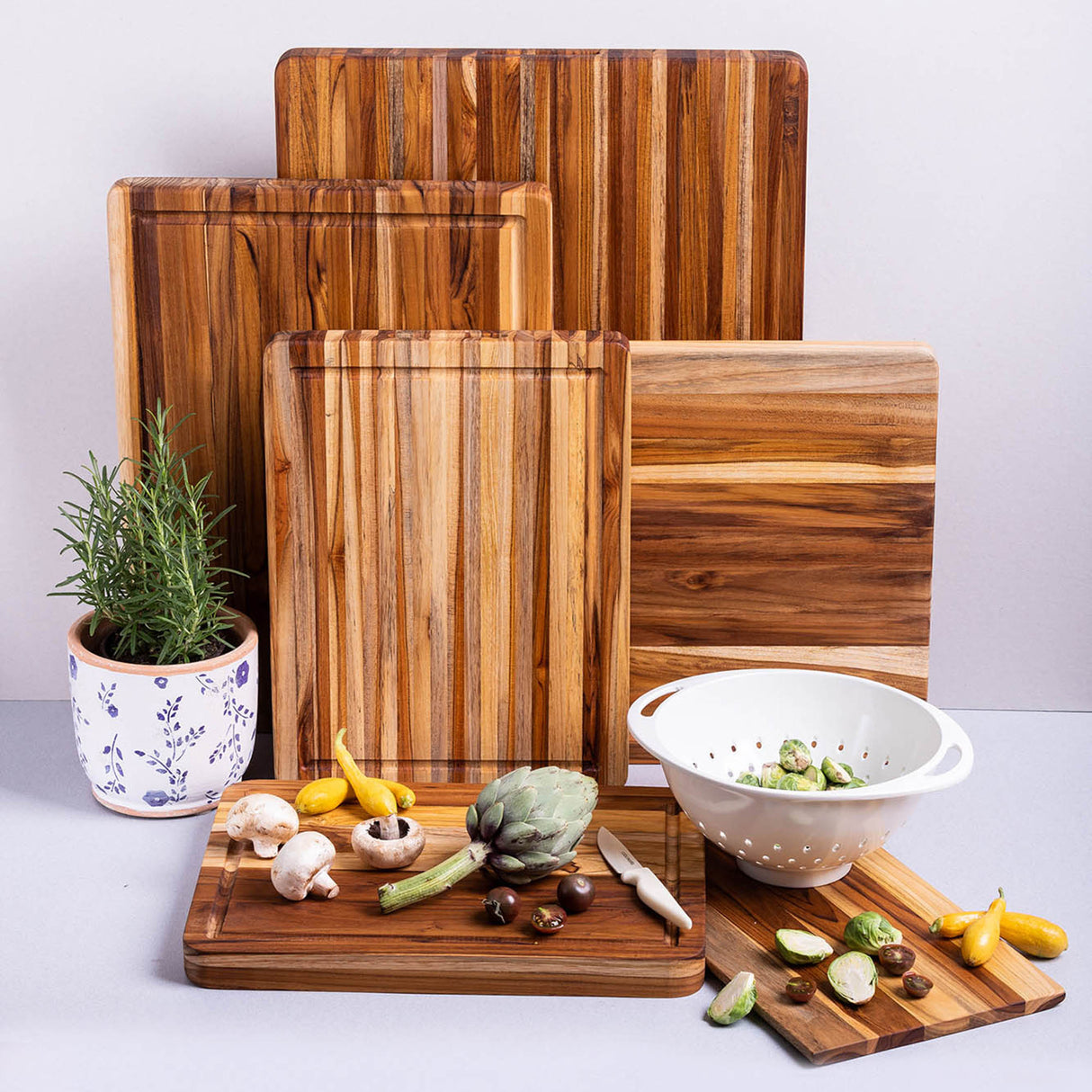 TEAKHAUS Teakholz-Schneidebrett, rechteckig, aus robustem Teakholz, perfekt für die Küche und Schneidearbeiten.