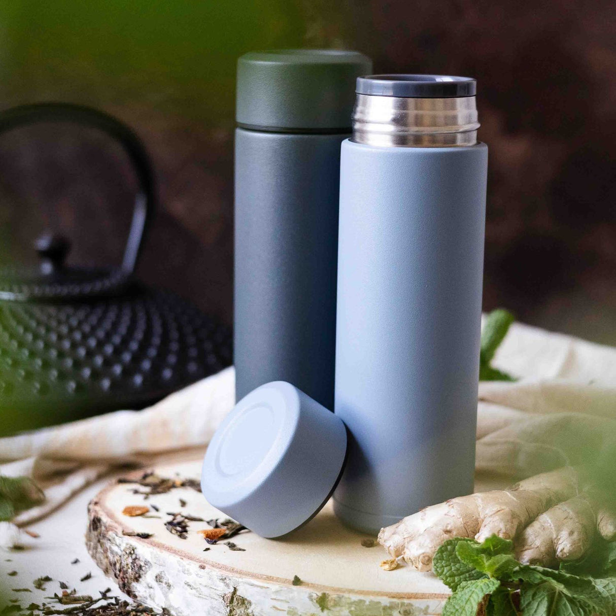 KYOCERA Isolierflasche Slim Mug in Weiß, tragbare Thermosflasche mit schlankem Design, für Getränke unterwegs.