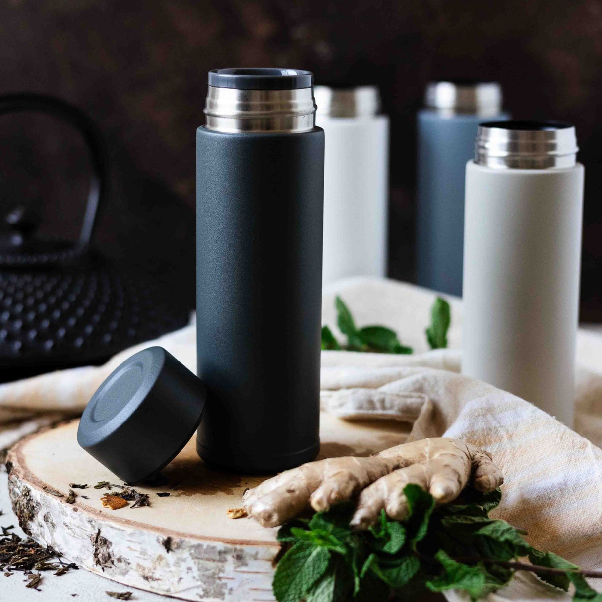 KYOCERA Isolierflasche Slim Mug in beigem Kunststoff mit 300 ml Fassungsvermögen, langlebig und isolierend.