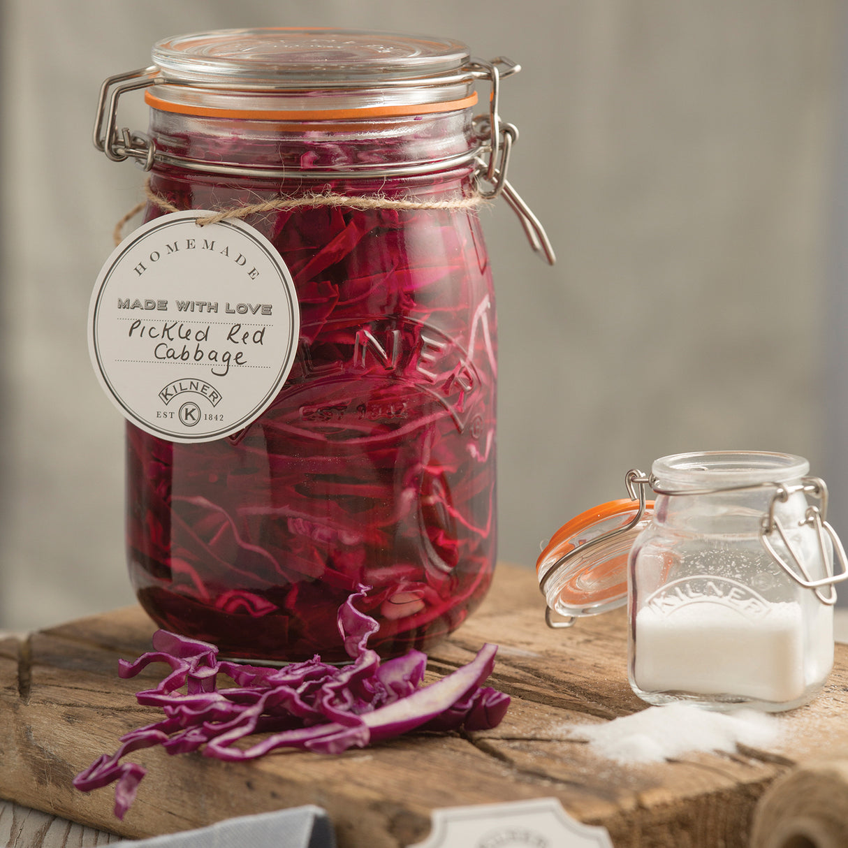KILNER Clip Round Einkochglas aus klarem Glas, perfekt zum Konservieren und Aufbewahren von Lebensmitteln.