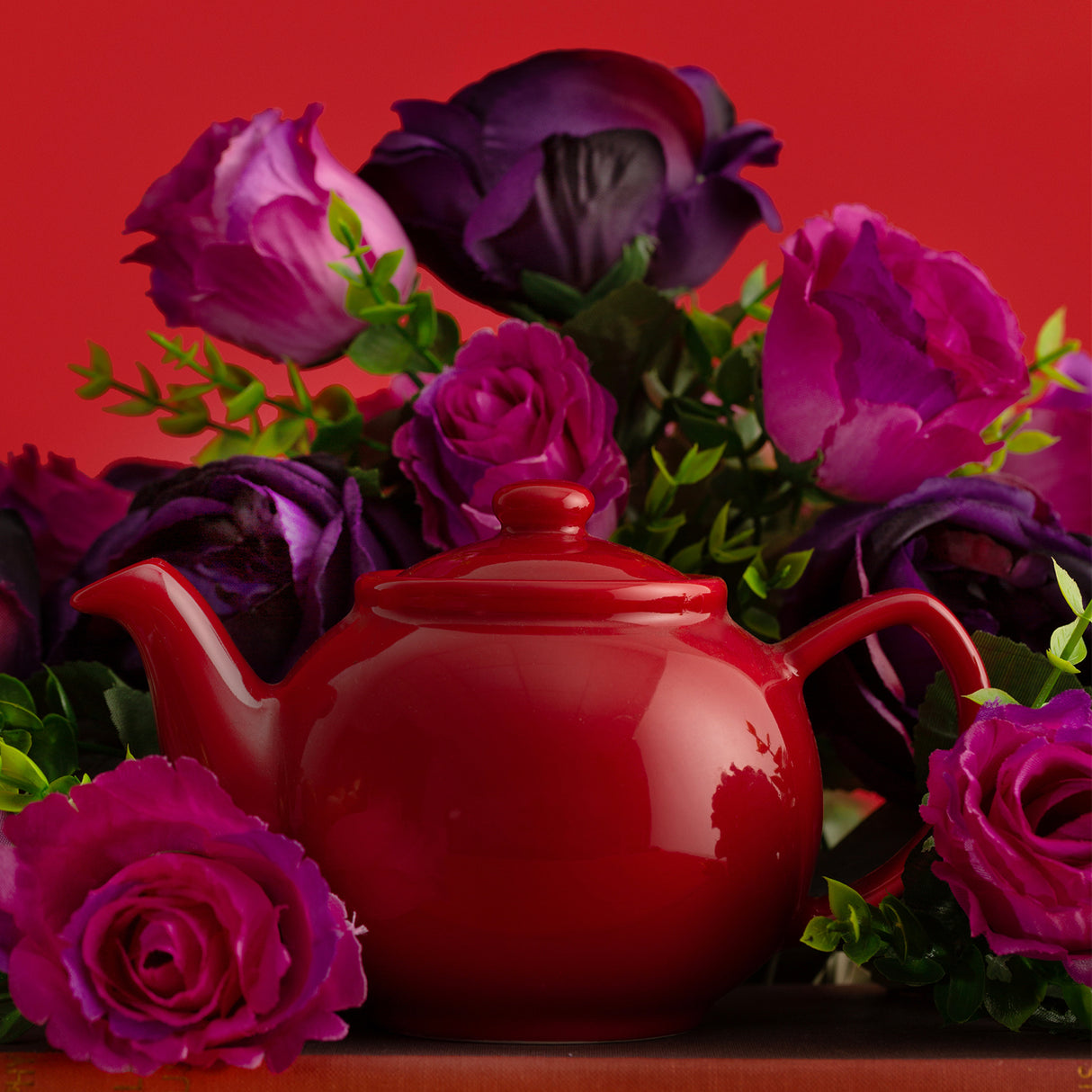 Rote PRICE & KENSINGTON Teekanne mit 10 Tassen, elegante Teekanne aus Keramik für Tee-Genuss zu Hause