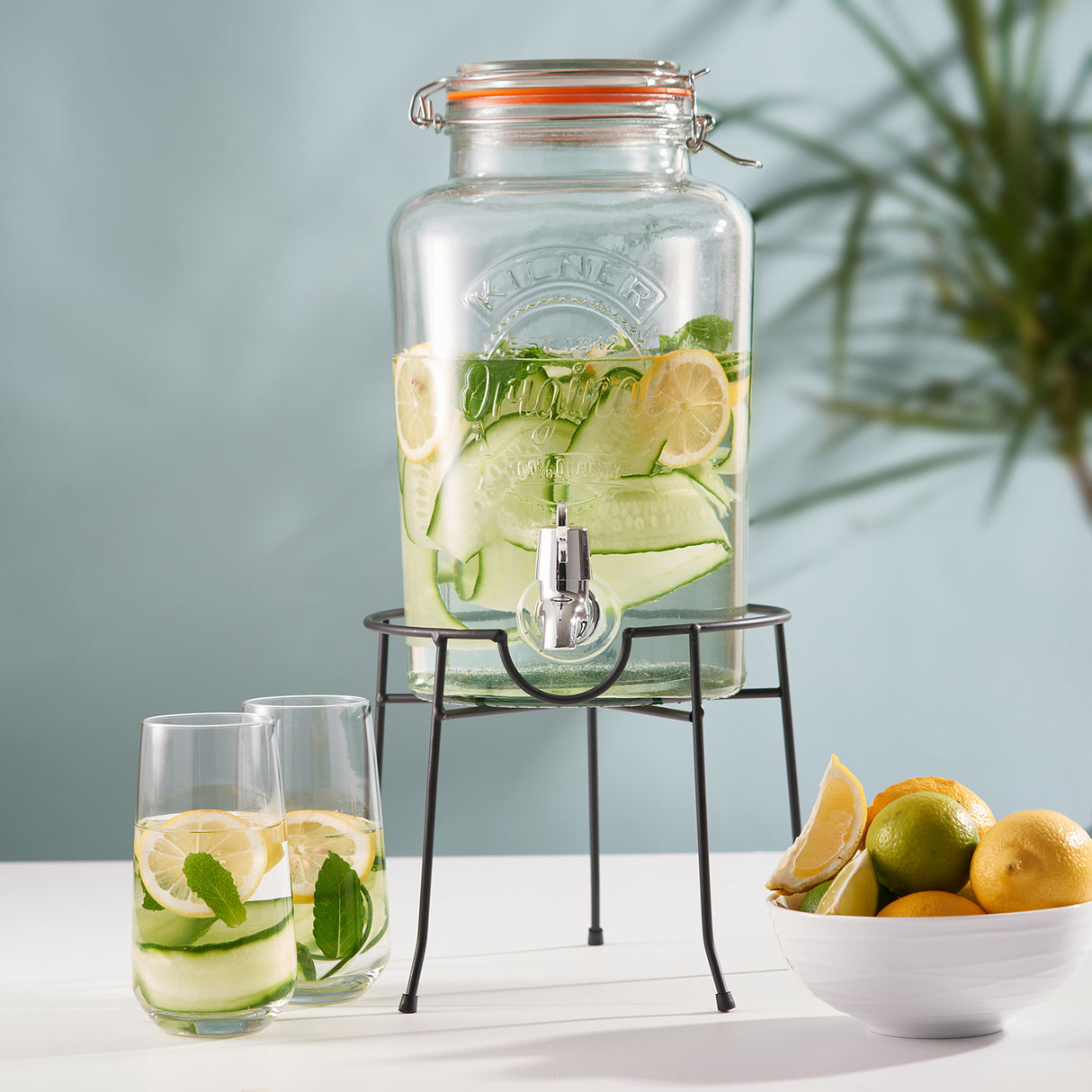 KILNER Getränkespender ROUND, klar, 5 Liter, aus Glas mit Zapfhahn für Getränke, stilvoller Trinkspender.