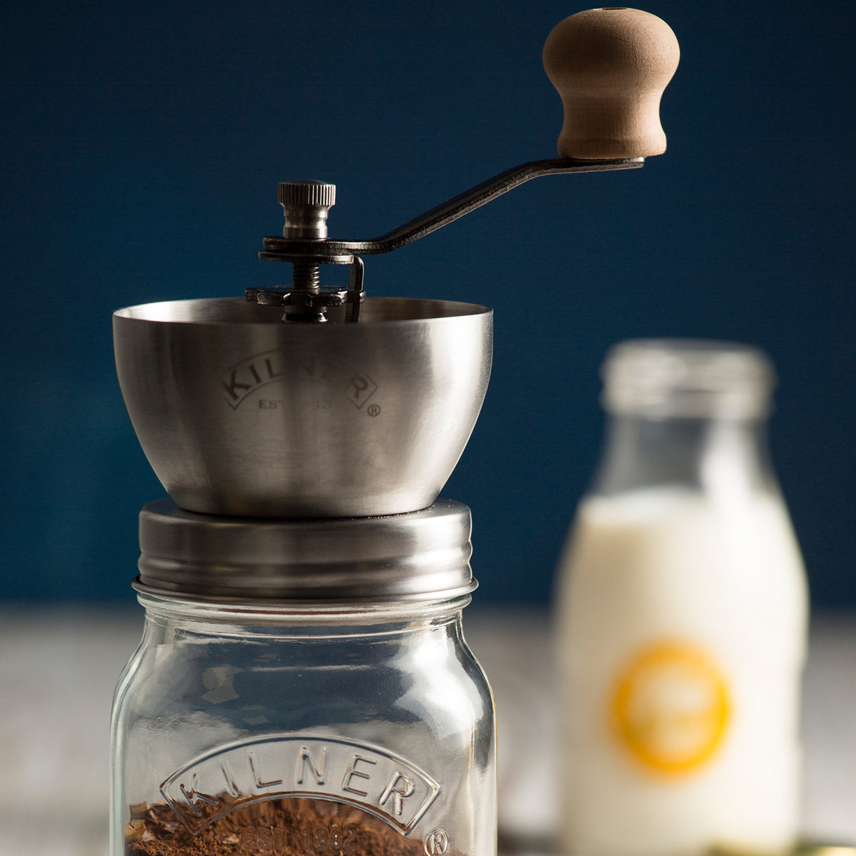 KILNER Kaffeemühle mit Kurbel, klare Glasbehälter, 500 ml Fassungsvermögen, handbetriebene Mühle für frischen Kaffee