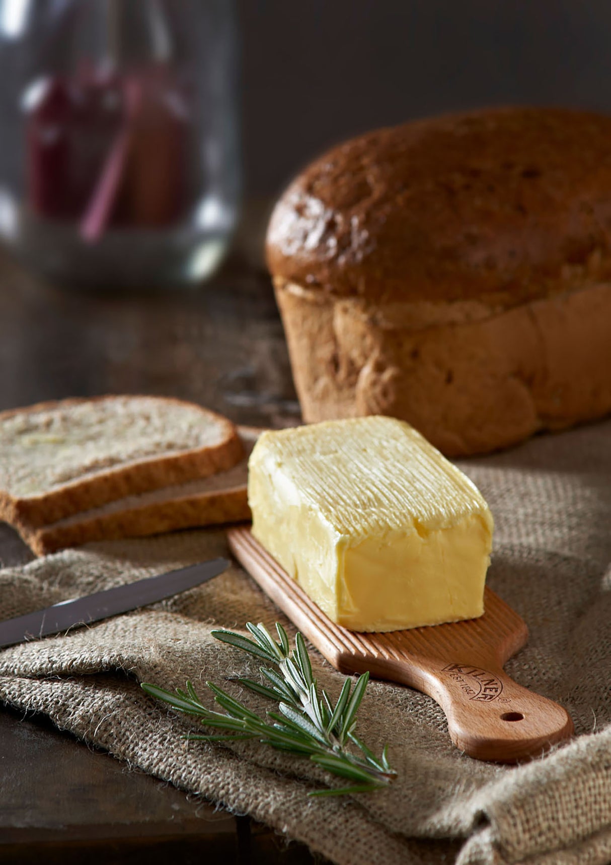 KILNER Butterbrettchen aus klarem Material, handliches Schneidebrett für Butter, modernes Design, leicht und funktional