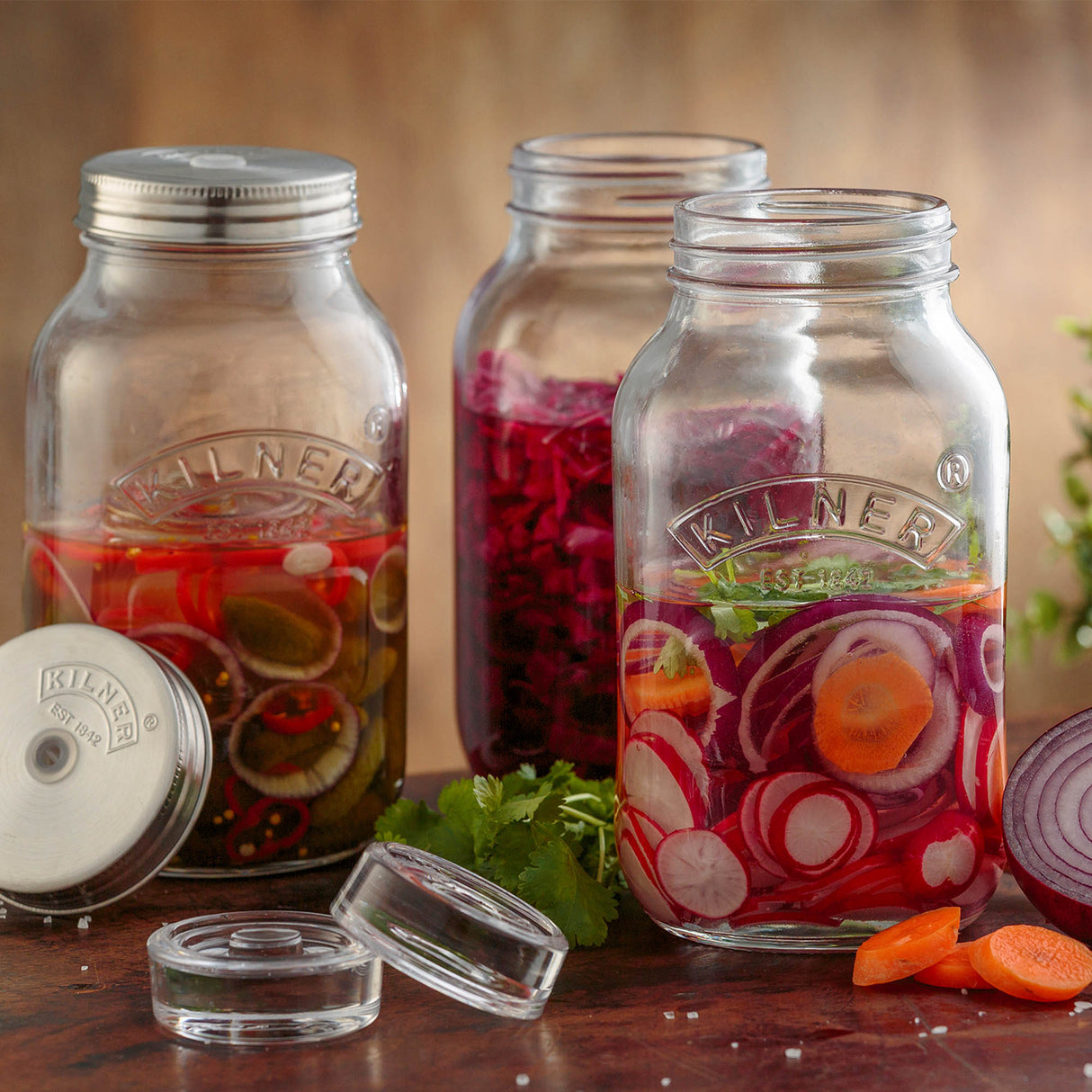 KILNER Fermentiergläser-Set, klein, 2 x 1 Liter mit luftdichten Deckeln für die Fermentation und Konservierung von Lebensmitteln.