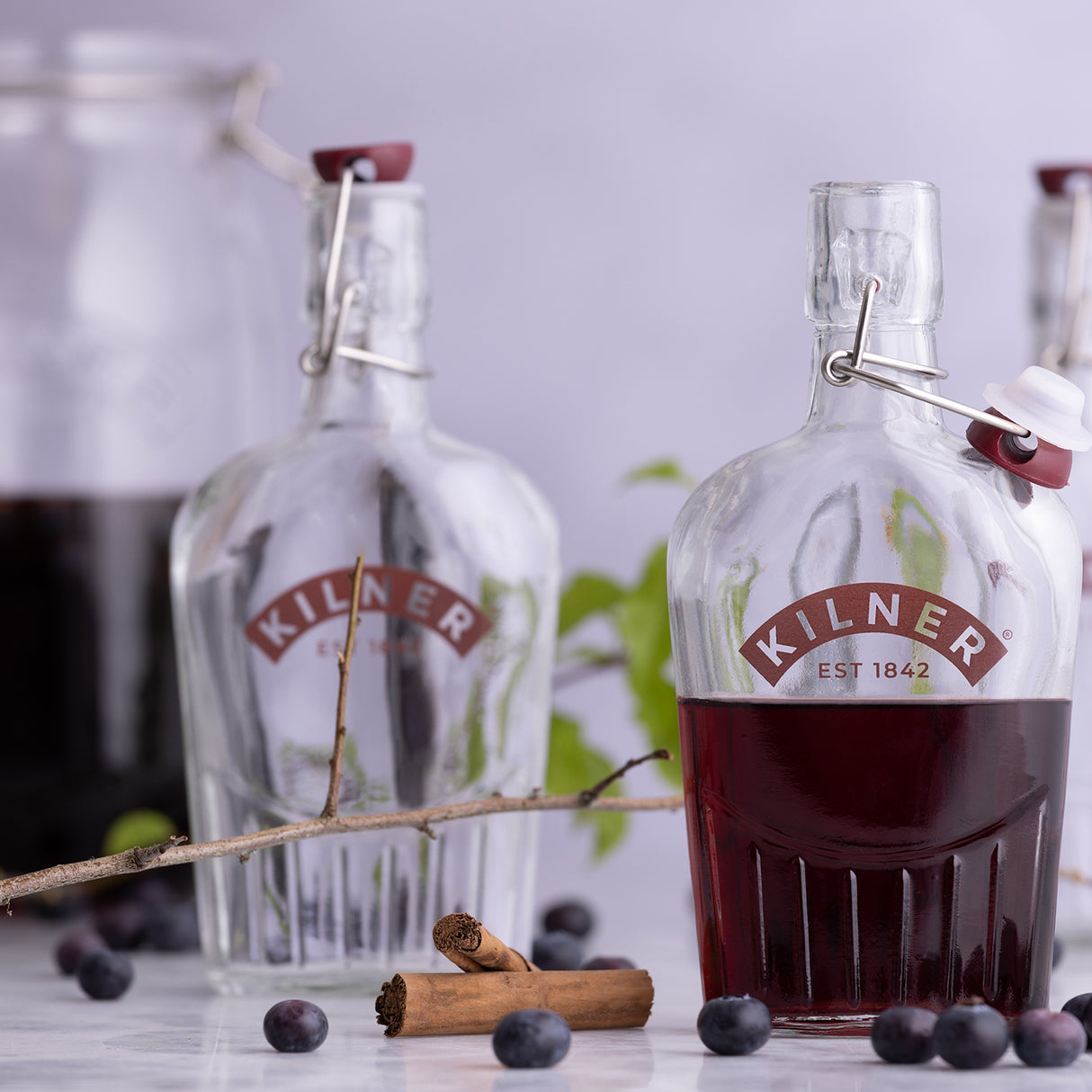 KILNER Gin-Flasche aus klarem Glas, 300 ml, mit Schraubverschluss, für Gin oder andere Spirituosen, stilvoll und funktional