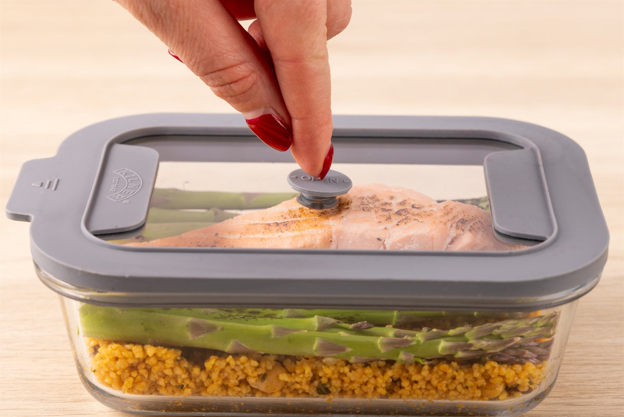 KILNER Frischhaltedose aus Glas mit Schraubdeckel, ideal für Lebensmittelaufbewahrung, transparent und robust.
