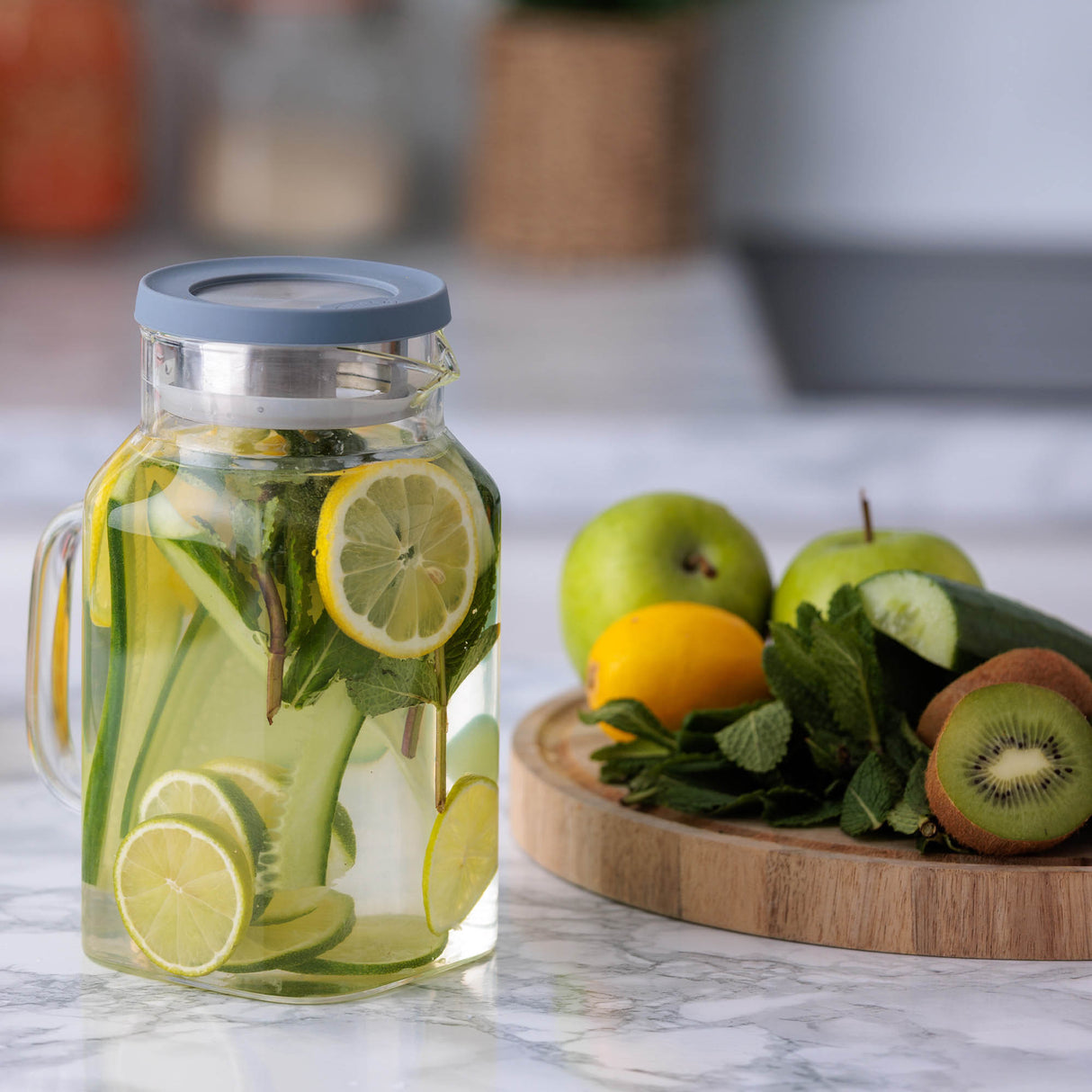 KILNER Glaskrug aus klarem Glas, 1,2 Liter Fassungsvermögen, mit Henkel und geruchsfreiem Design für Getränke.
