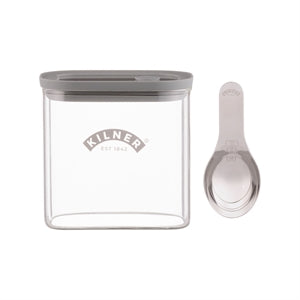 KILNER Gewürzglas, klares Glas mit 700 ml Fassungsvermögen, ideal zur Aufbewahrung von Gewürzen und Kräutern.