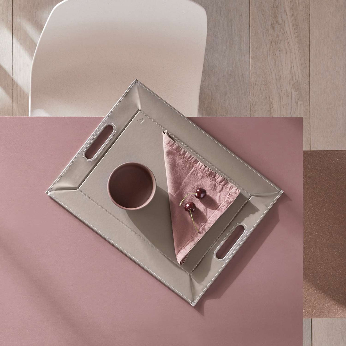 Großes Wendetablett und Tischset DUO von Freeform, vielseitiges 2-in-1 Tablett in natürlichem Design auf Holzoptik