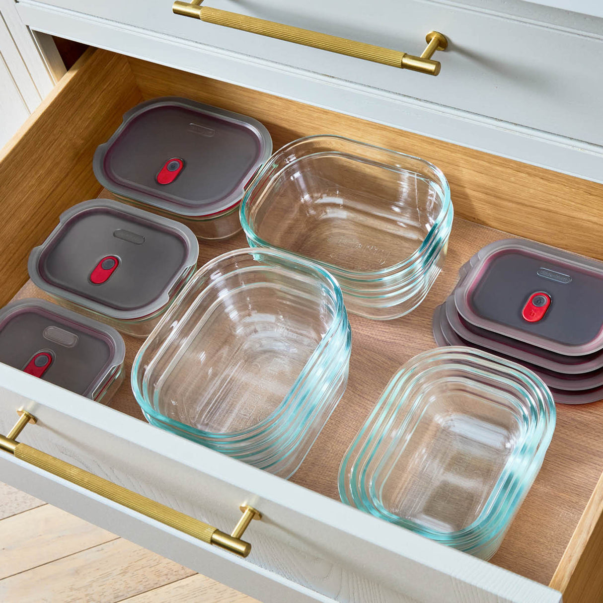 Vier schwarze und klare Glas-Multifunktionsdosen von BLACK+BLUM im 4er-Mix, ideal für Aufbewahrung und Organisation.