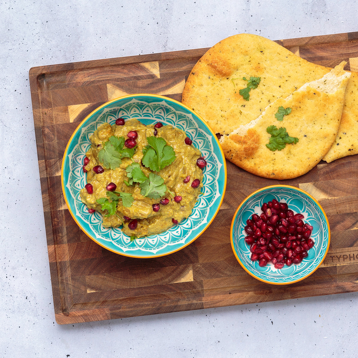 Indische Schale von Typhoon in drei Größen, dekorative Keramikschale mit traditionellem Muster, ideal für Snacks oder Deko