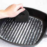 Schaber für Grillpfannen von Lodge in Schwarz und Rot, 2er-Set, langlebiges Kochgeschirr-Werkzeug für Grillpfannen