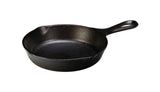 Schwarze Gusseiserne Pfanne von LODGE, Classic-Serie, langlebige Kochpfanne für vielseitigen Einsatz in der Küche