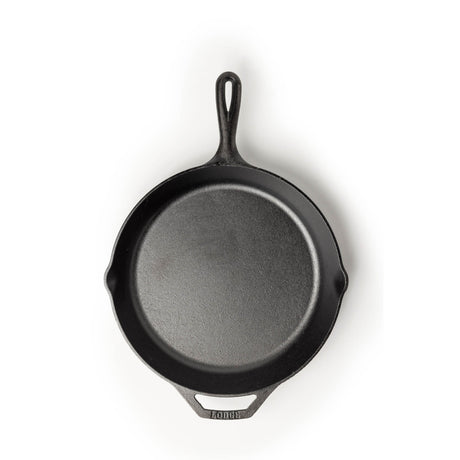 Schwarze LODGE Gusseiserne Pfanne Classic mit geschmiedetem Griff, ideal zum Braten und Kochen in der Küche.
