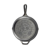 Schwarze Gusseiserne Pfanne von LODGE im klassischen Stil, perfekt zum Braten und Kochen in der Küche, robustes Kochgeschirr