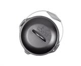 Schwarzer LODGE Dutch-Oven aus Gusseisen, klassische Pfanne mit Deckel, ideal für Kochen und Braten.