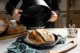 Schwarzer LODGE Dutch-Oven aus Gusseisen, 12,3 Liter, klassische Kochpfanne mit Deckel, ideal für Eintöpfe und Braten