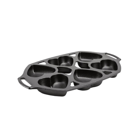 Schwarze LODGE Kuchenform in Herzform, ideal für Kuchen backen, mit klassischem Design und hochwertigem Material.