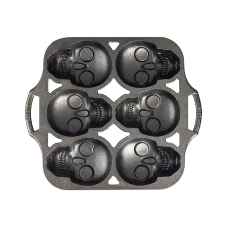 Schwarze Kuchenform von LODGE mit 6 Totenkopf-Designs, Edelstahl-Backform für kreative Kuchen und Desserts.