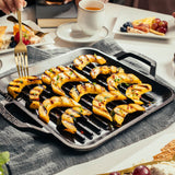 Gusseiserne quadratische Grillpfanne von LODGE, robustes Kochgeschirr mit schwarzer Oberfläche, ideal für Grillgerichte.
