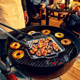 Schwarzer Gusseiserner Wok von Lodge, 32 cm Durchmesser, mit ergonomischem Griff, ideal zum Braten und Kochen.
