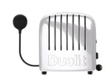 Weißer DUALIT NEWGEN Toaster mit zwei Toastscheiben, modernes Design, auf einer Küchenarbeitsplatte.