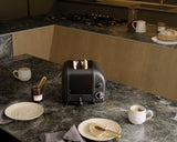 Schwarzer DUALIT Toaster NewGen mit Platz für 2 Scheiben, modernes Design und einfache Bedienung.