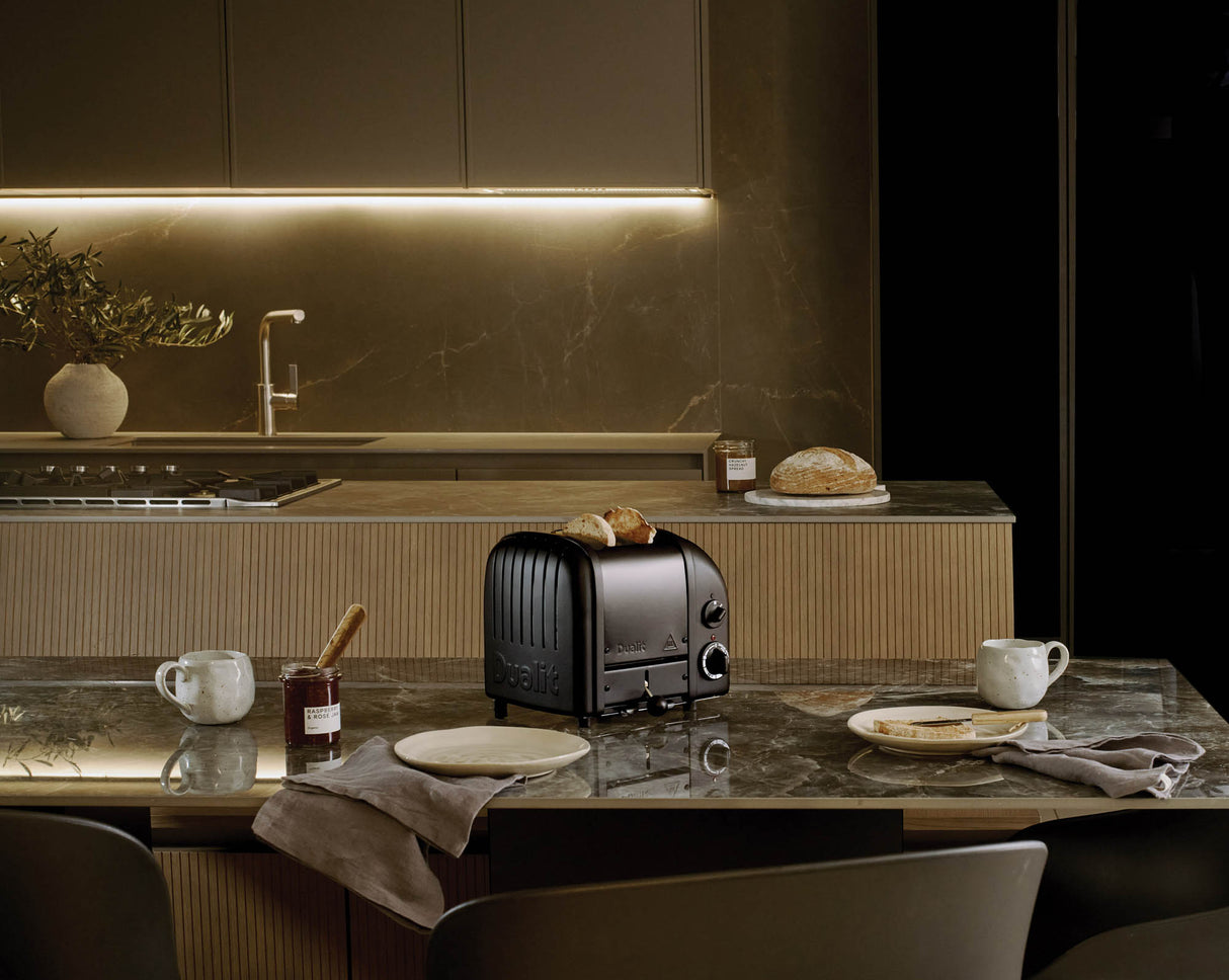 Schwarzer DUALIT Toaster NEWGEN mit 2 Scheiben für knuspriges Toasten, modernes Küchengerät