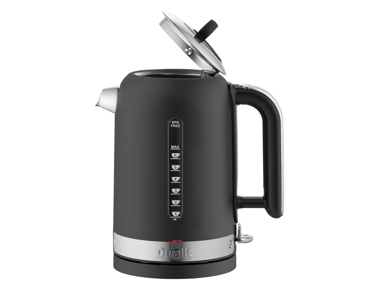 Schwarzer DUALIT Wasserkocher CLASSIC mit 1,7 Liter Kapazität, elegantes Design, sichtbar im Bild.