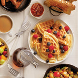 Dualit Kontakt-Waffeleisen für Catering, polierte Oberfläche, robustes Edelstahl, zeigt die glatte Waffelform in der Küche