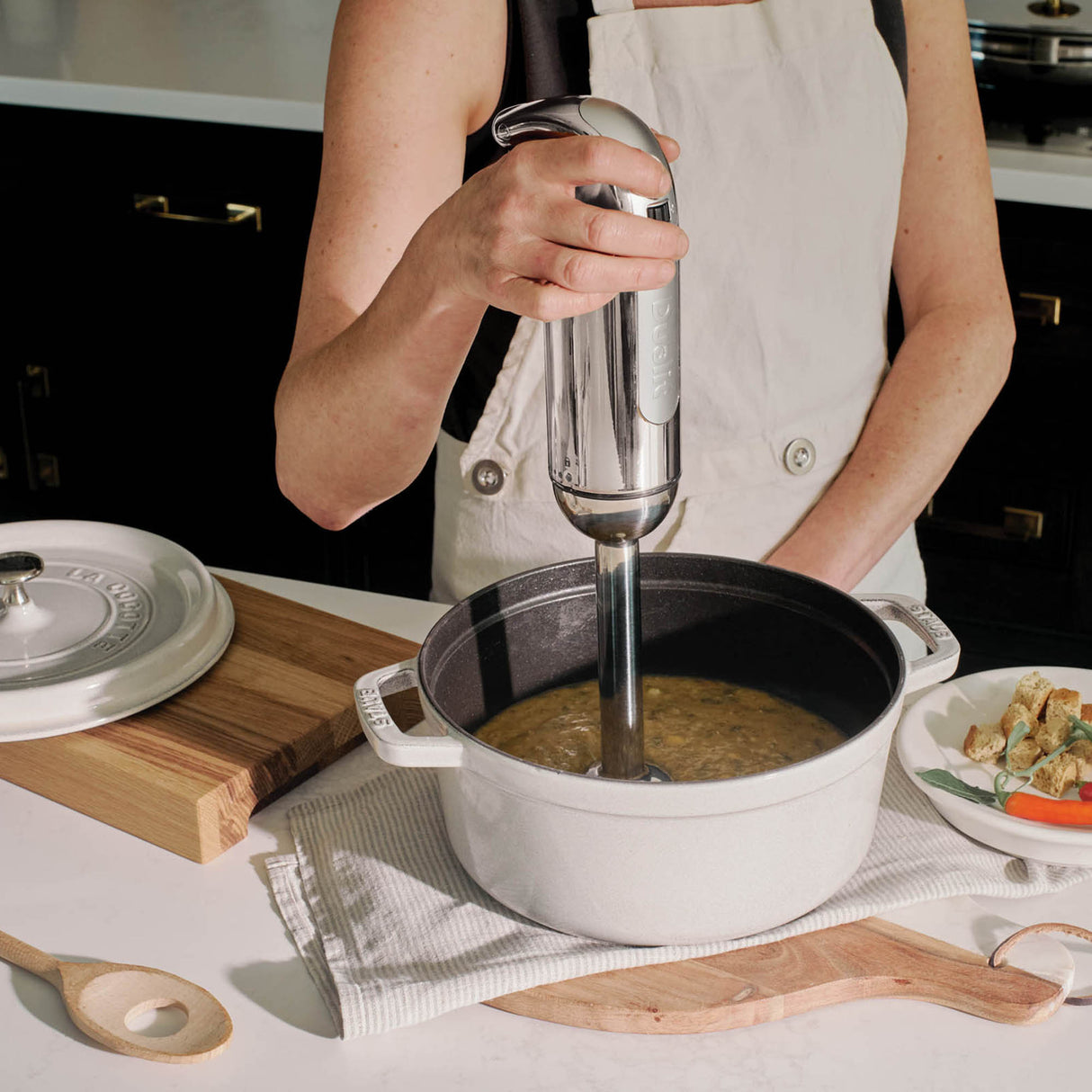 DUALIT Classic Stabmixer mit polierter Edelstahloptik, handliches Küchengerät für Smoothies und Suppen.