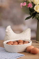 Weißes Keramikhuhn von Mason Cash, detailreiche Keramikdekoration für Küche oder Wohnzimmer.