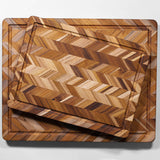 Teakholz-Schneidebrett von TEAKHAUS mit Herringbone-Muster aus Teakholz, ideal zum Schneiden und Servieren.