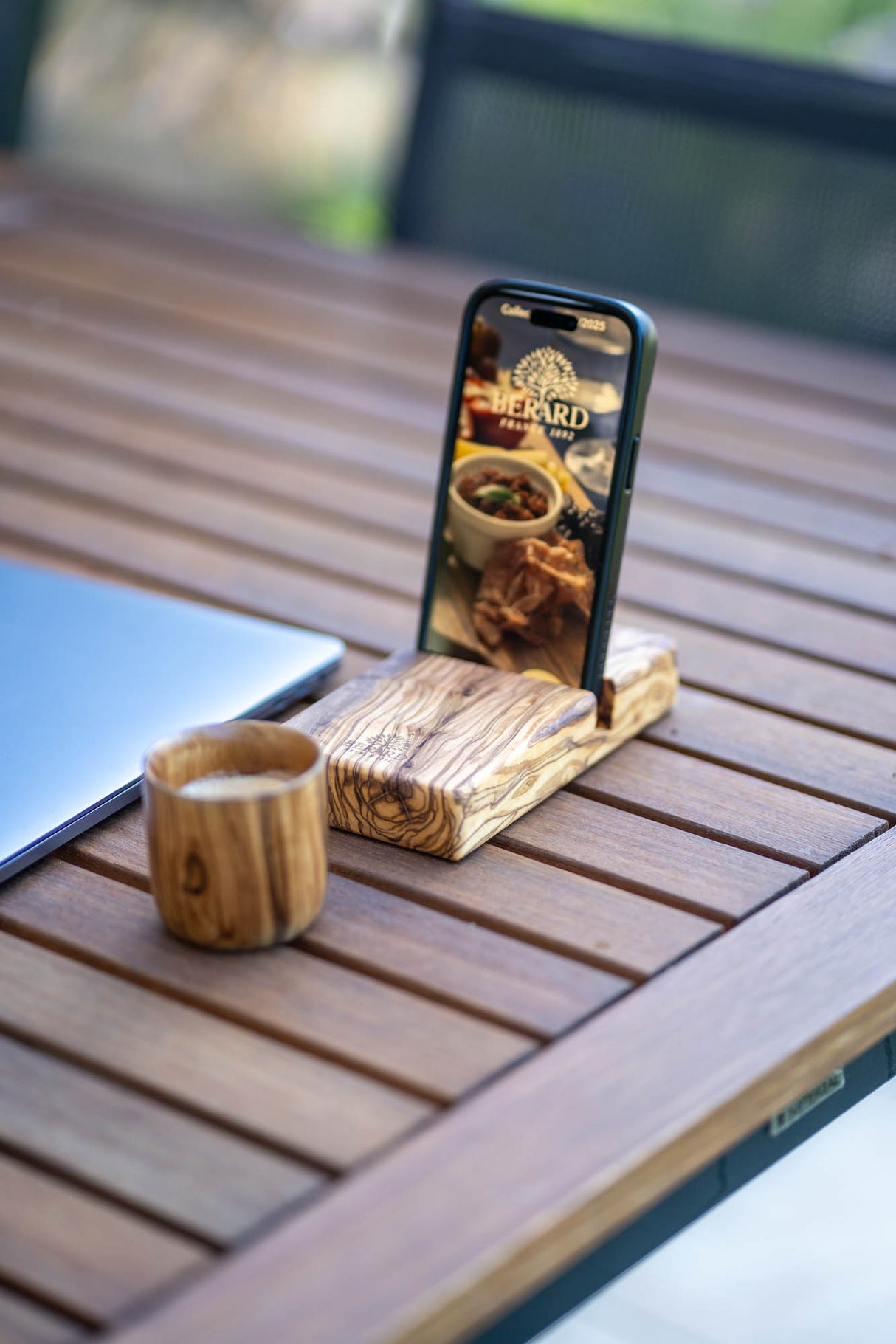 BÉRARD Smartphone Halter aus Holz, 8,5 cm, dekoratives und funktionales Handy-Ständer in natürlichem Holzdesign