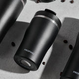 Schwarzer PROFINO Thermobecher BARISTA aus Edelstahl, isoliert für Kaffee zum Mitnehmen, mit Deckel und praktischem Design.