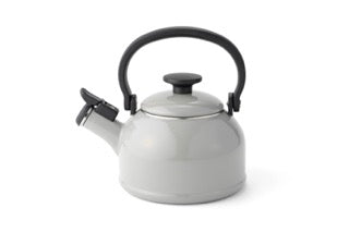 Emaille-Wasserkessel von HoneyWare, 1,6 Liter, pfeifend, in weißem Cotton-Design, mit Griff und Deckel, für heißes Wasser
