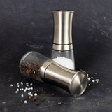KYOCERA Keramik-Universalmühle, 16 cm, mit rotem Griff und transparentem Deckel, ideal zum Mahlen von Gewürzen und Kräutern