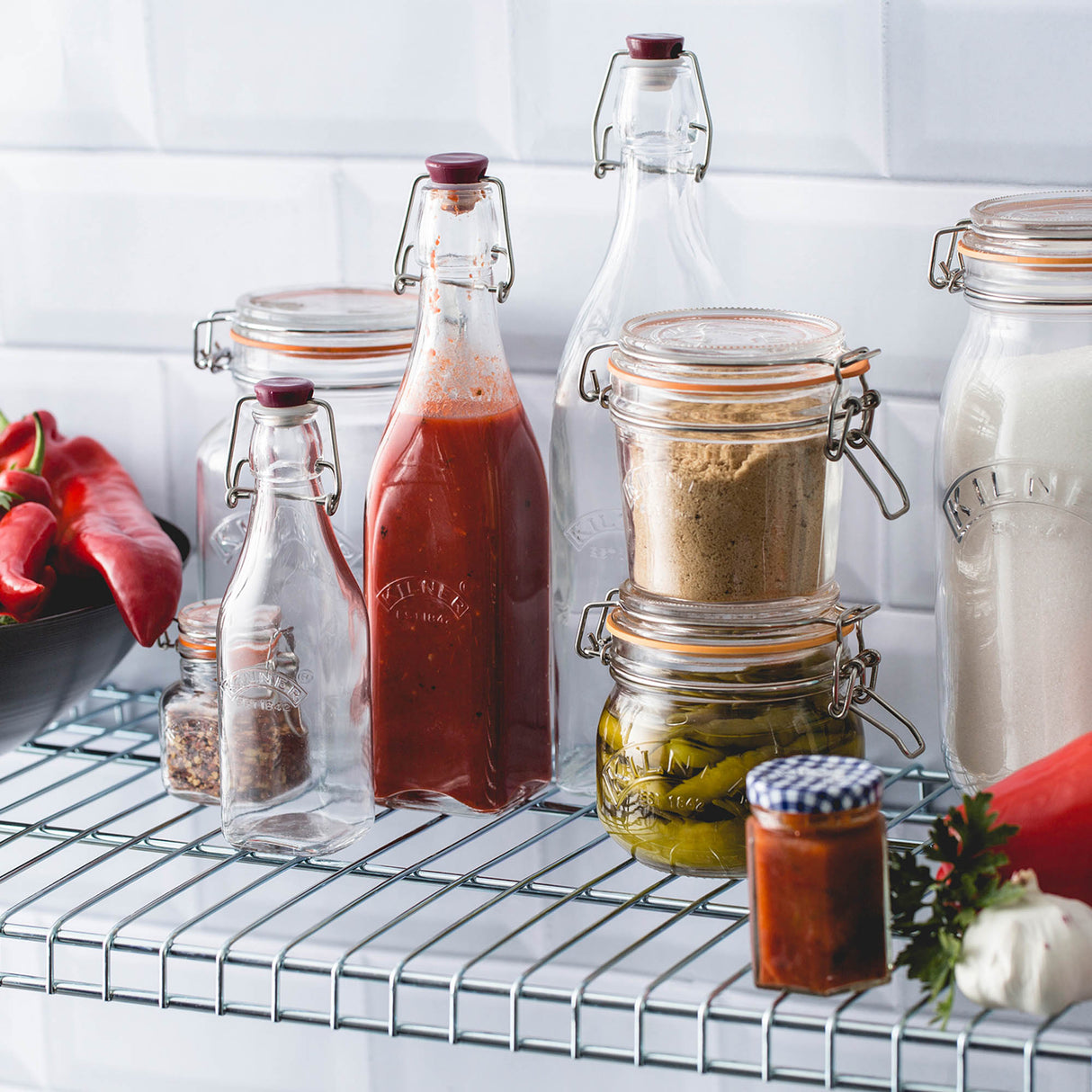 KILNER Einkochflasche CLIP SQUARE aus transparentem Glas, ideal zum Einmachen und Aufbewahren von Lebensmitteln.