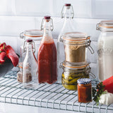 KILNER Einkochflasche CLIP SQUARE aus transparentem Glas, ideal zum Einmachen und Aufbewahren von Lebensmitteln.