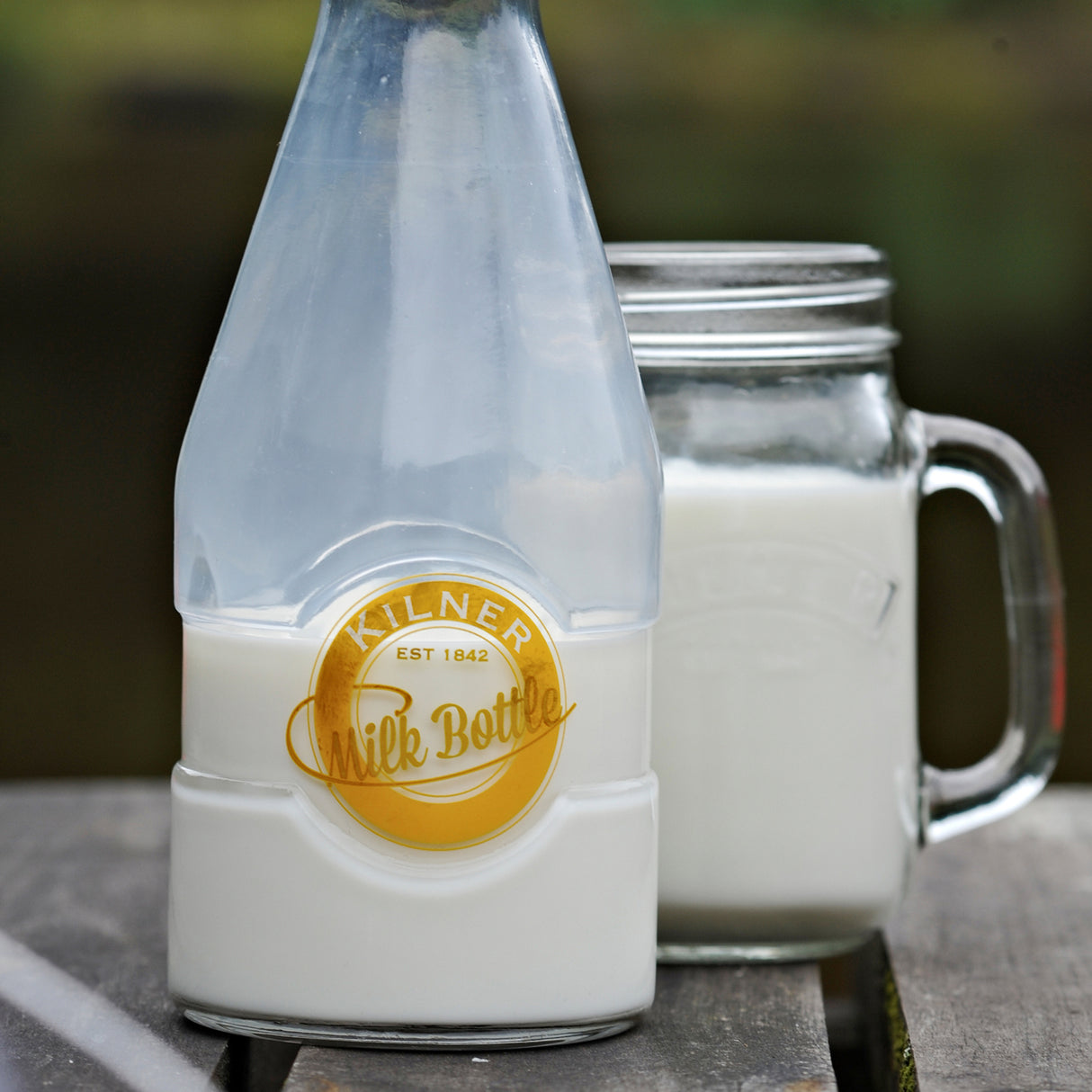 KILNER Milchflasche aus Glas, klare transparente Milchflasche mit Schraubverschluss, ideal für Milch und Getränke