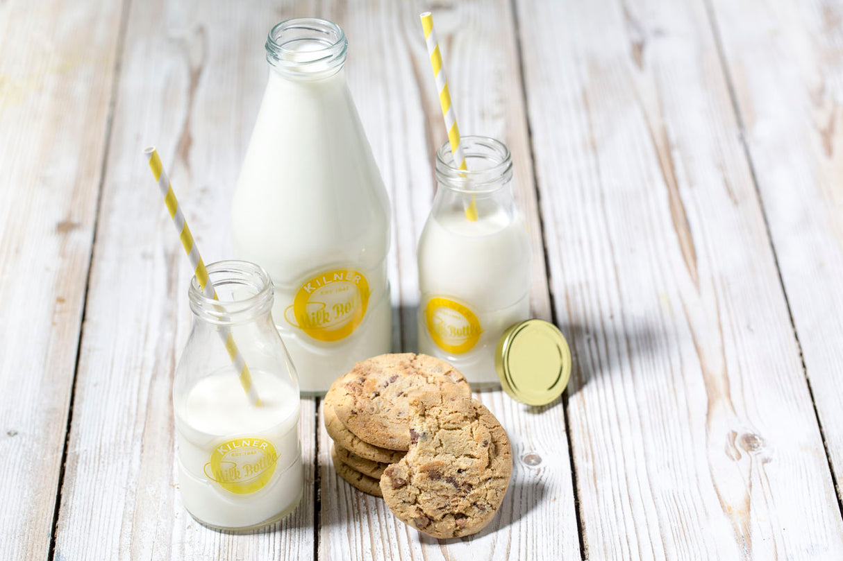 KILNER Milchflasche aus Glas, klare Milchflasche mit Schraubverschluss für frische Milch, langlebiges und nachhaltiges Design