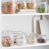 KILNER Vorratsglas, universell, transparent, mit Metallverschluss, ideal für Lagerung und Vorräte, auf weißem Hintergrund