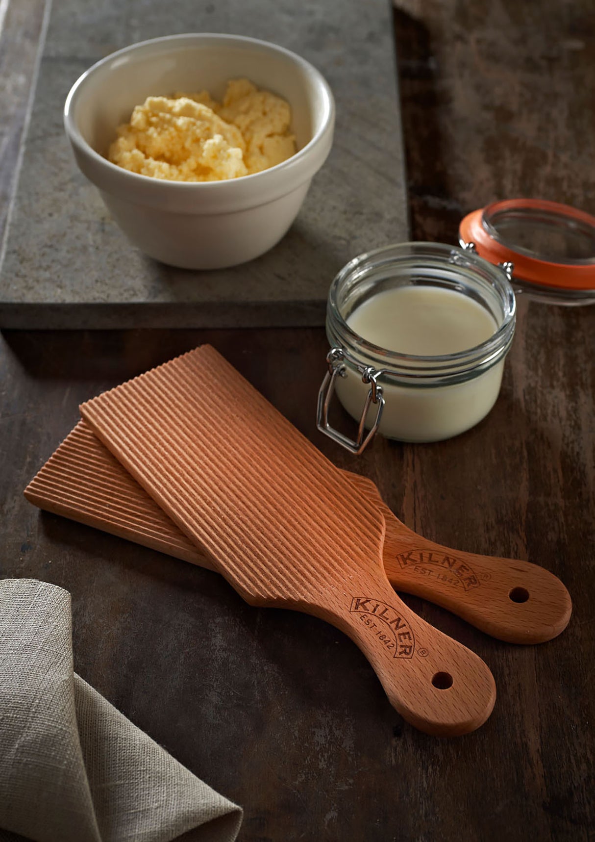 KILNER Butterbrettchen aus klarem Material, flaches Schneidebrett für Butter, Küchenzubehör, modernes Design