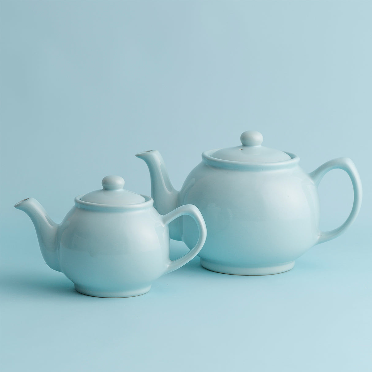 Blaue Teekanne von PRICE & KENSINGTON mit zwei Tassen, elegante Teekanne aus Keramik für Tee-Genuss zu Hause