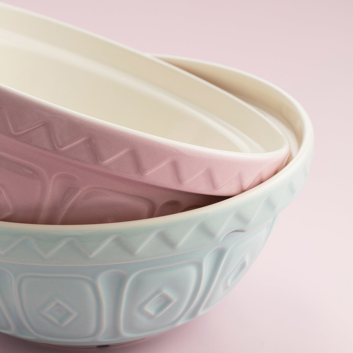 MASON CASH Rührschüssel aus Keramik, pink, mit großem Volumen, ideal zum Mixen und Zubereiten in der Küche.